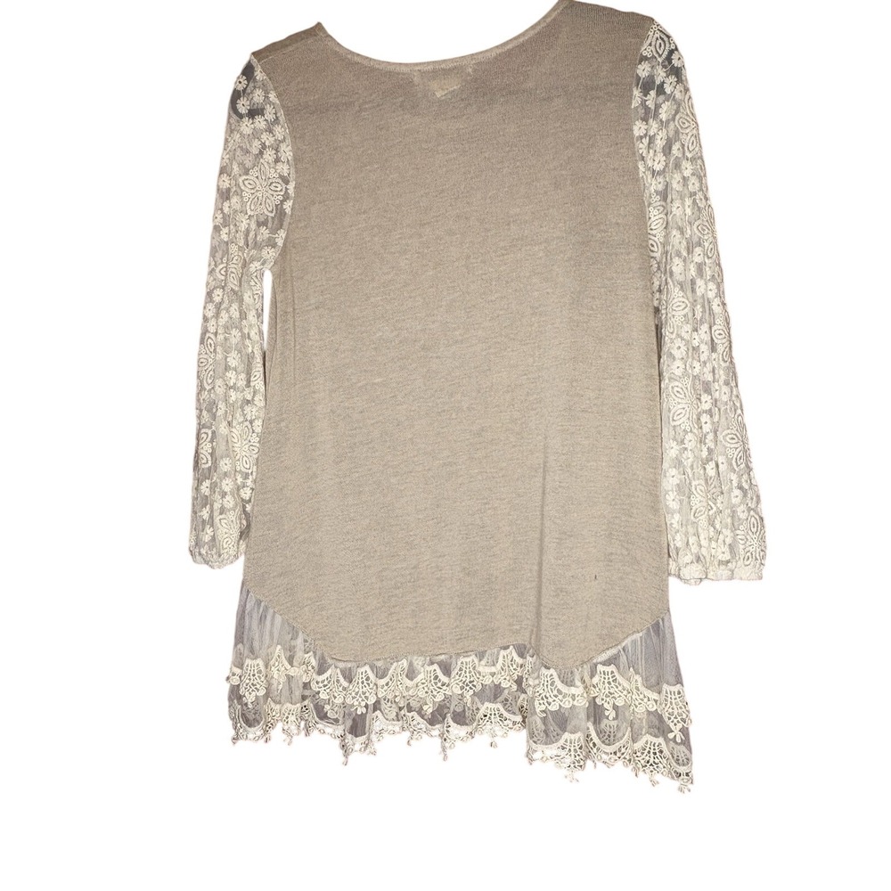 Women's Size S Beige Lace Long Sleeve Top GUC- See Pictures